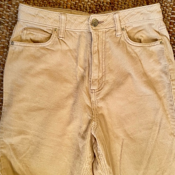 Cream UO corduroy mom jean BDG - Picture 5 of 7